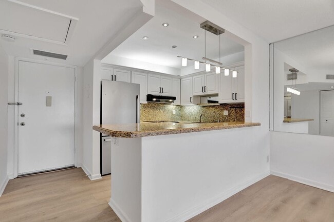 Building Photo - 257 South Cypress Road Apt #439, Pompano B...