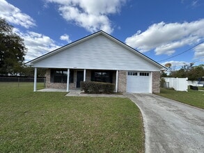 Building Photo - 975 Yale Ct