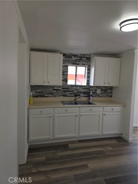 Building Photo - 1387 W 6th St