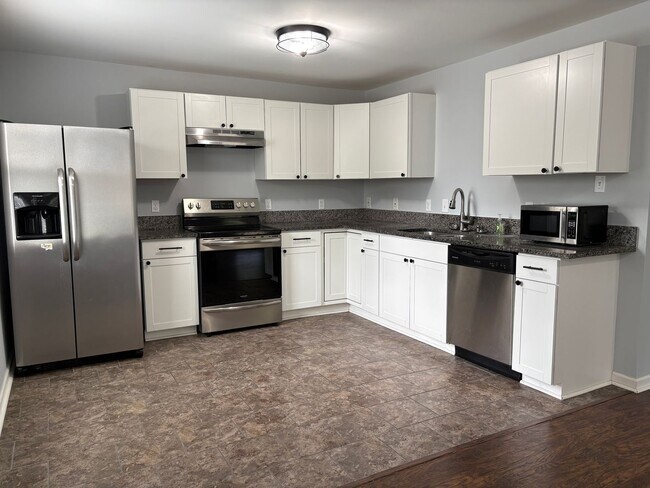 Foto del edificio - 4 bedroom, 2 bathroom House in Greensboro!