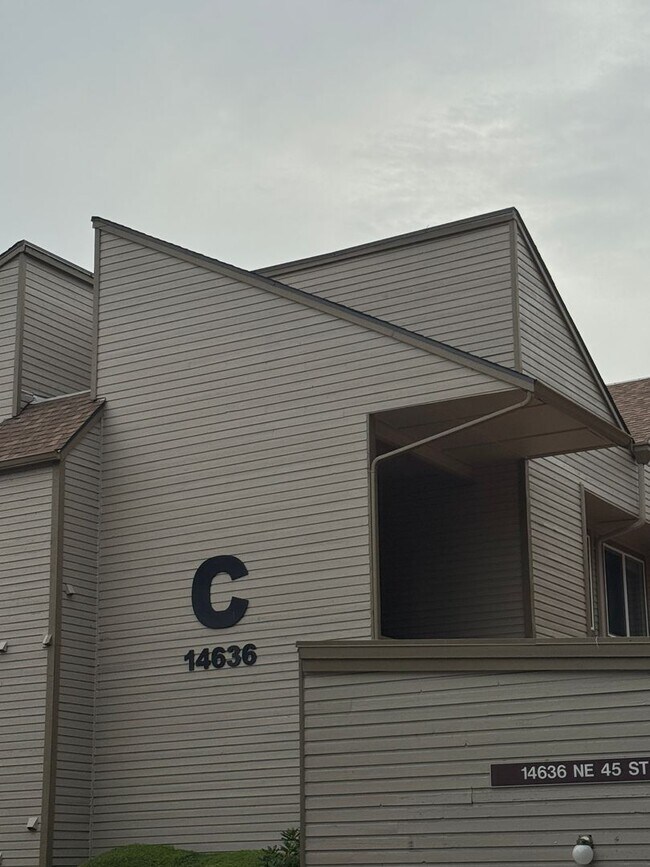 Newly updated and convenient location - Newly updated and convenient location Apartment