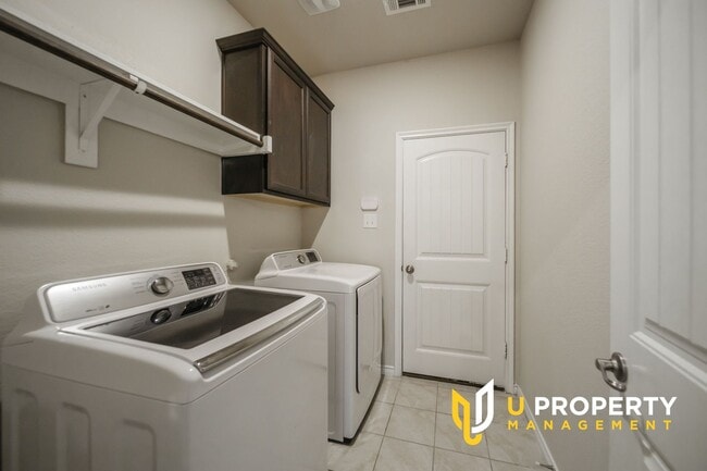 Building Photo - Beautiful two-story 4-bedroom 3.5 bath house within Prosper ISD!