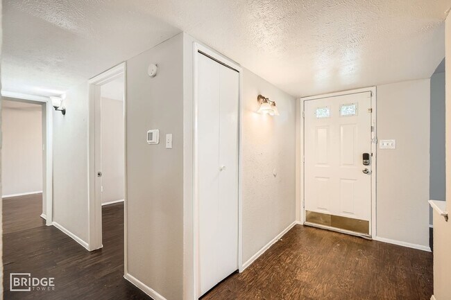 Foto del edificio - 8314 Kensington Dr