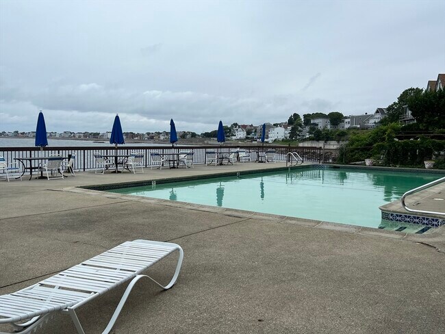 Foto del edificio - 1 Pond St