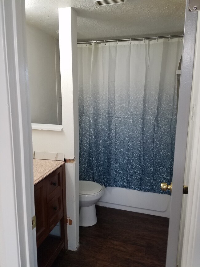 Foto del edificio - 1026 W Village Ct