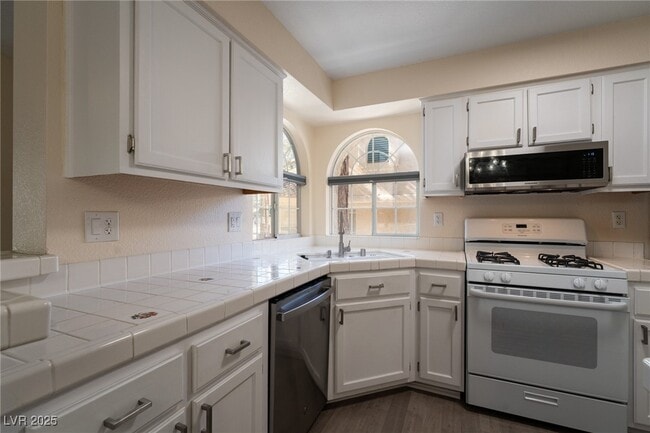 Building Photo - 2251 Wigwam Pkwy