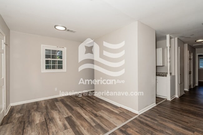 Building Photo - 203 Stevens St