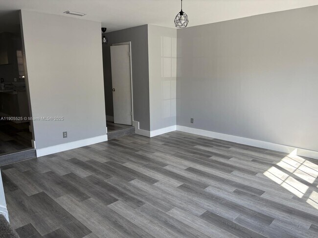 Foto del edificio - 2892 S Cambridge Ln