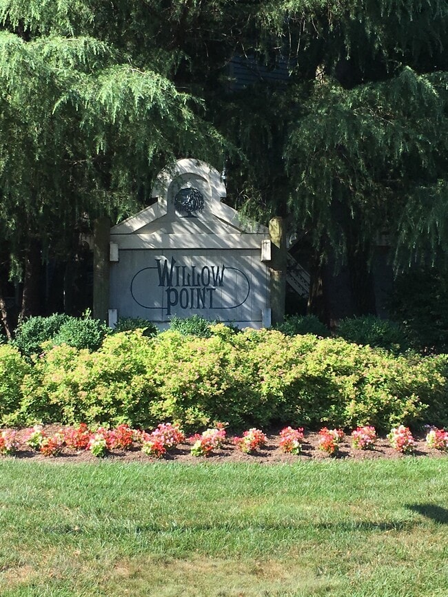 Building Photo - 7752 Willow Point Dr