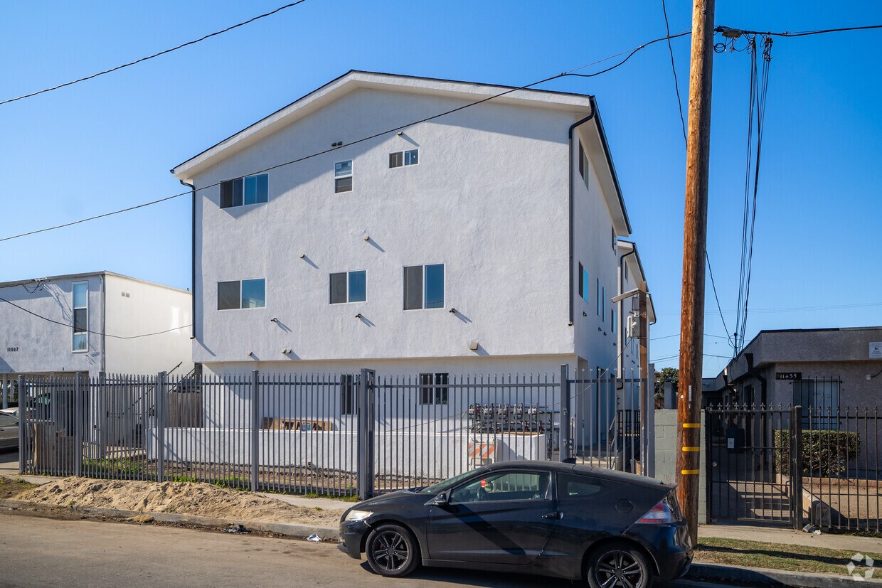 Building Photo - 11503 New Hampshire Ave