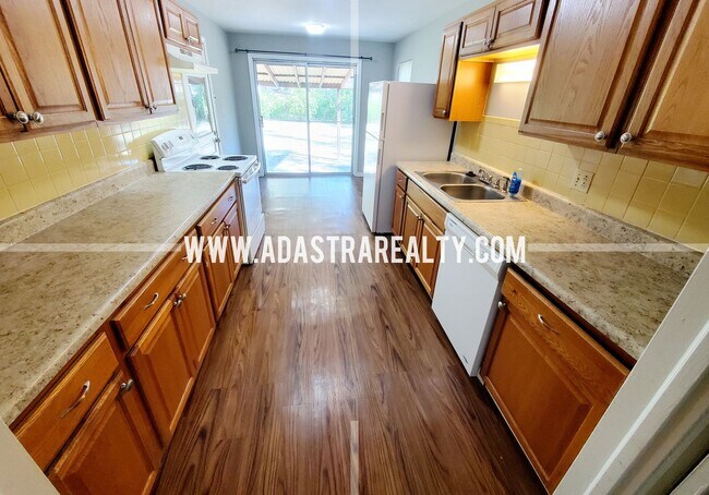 Foto del edificio - Awesome location in North Overland Park-Av...