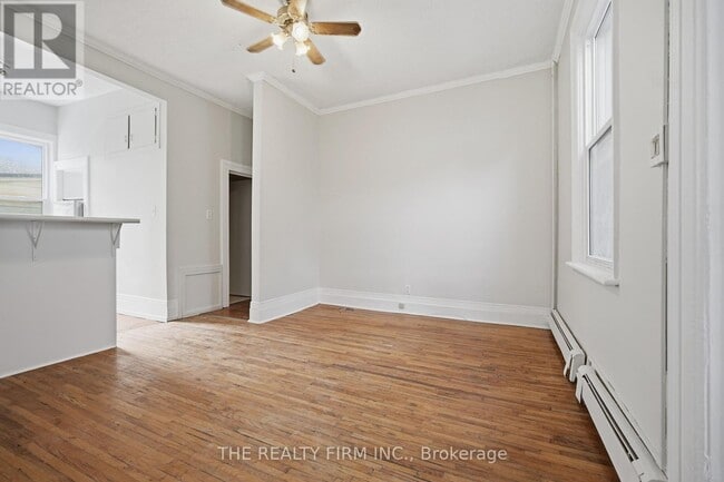 Building Photo - 22 Victor St