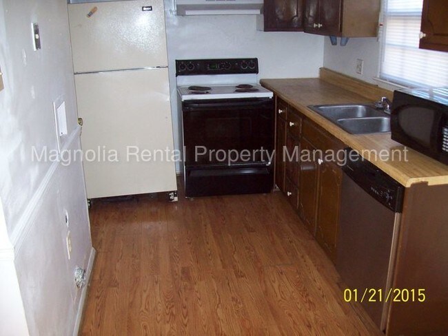 Building Photo - 2 BR CONDO 6526 WHITE HORSE RD 1-F