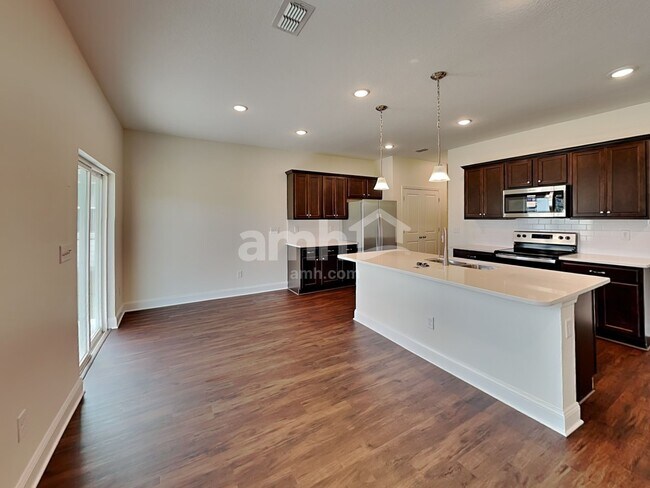 Building Photo - 616 Onate Cir