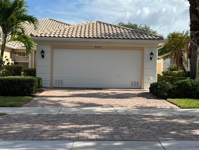 Building Photo - 8165 Quito Pl