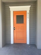 Building Photo - 521 Davis St