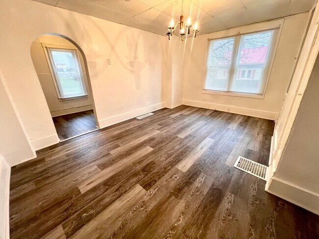 Foto del edificio - 40-42 Seminole Avenue