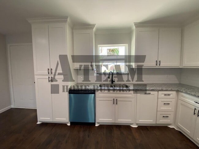 Building Photo - 4 Bedroom 2 Bathroom home for rent!