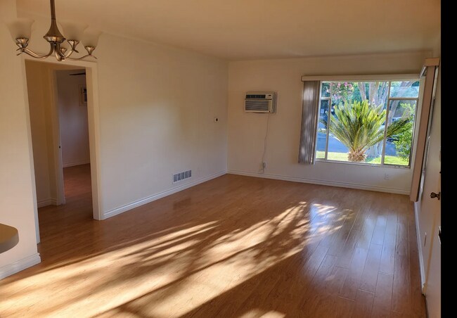 Building Photo - 224 Santa Rosa Rd