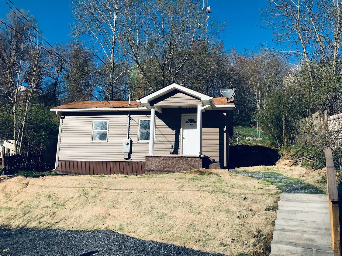 107 Forrest Ave, Beckley, WV 25801 House Rental in Beckley, WV