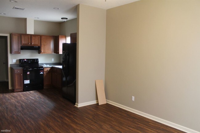 Foto del edificio - 2 br, 1 bath Duplex - 3205 Kirkman St Apt. B