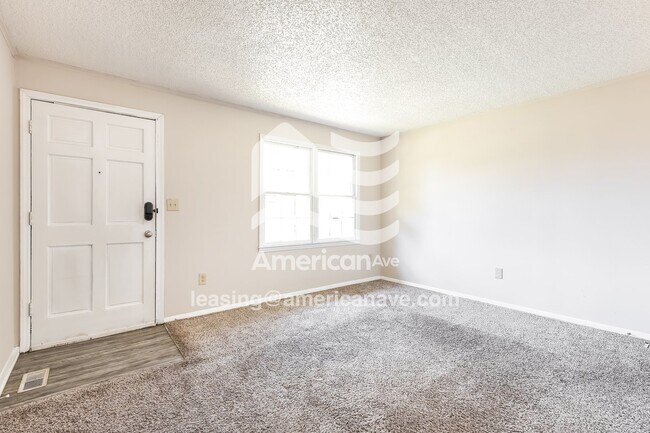 Foto del edificio - 308 Marion Ave