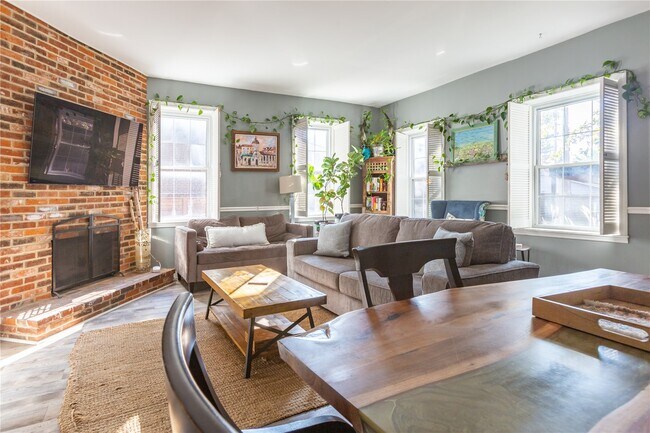 Foto del edificio - 906 Hickory St