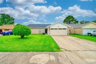 Building Photo - 1323 Oakengates Dr