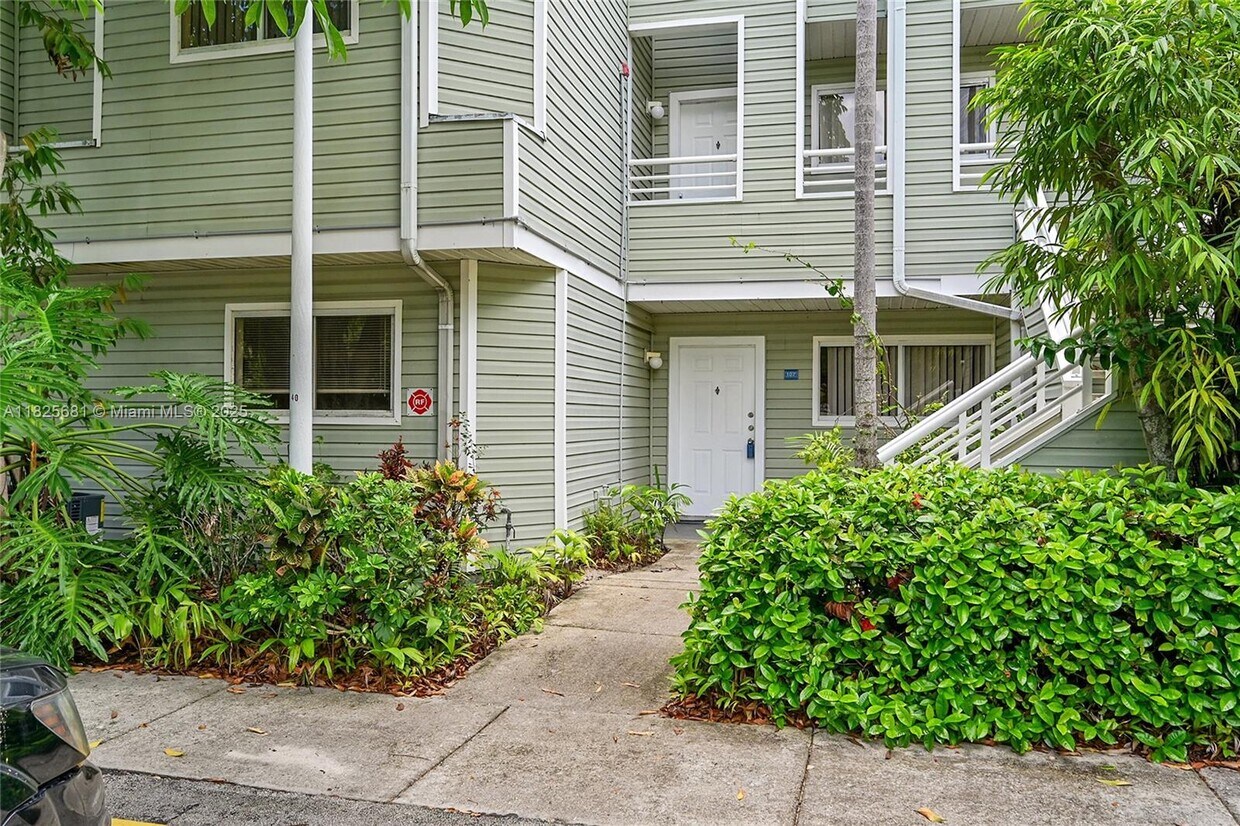 Foto principal - 3453 NW 44th St