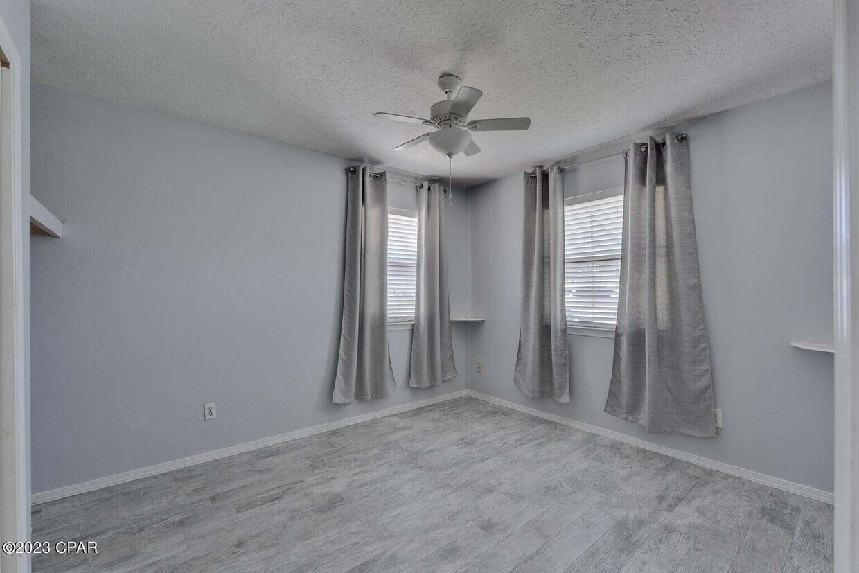 6560 Harbour Blvd, Panama City Beach, FL 32407 Room for Rent in