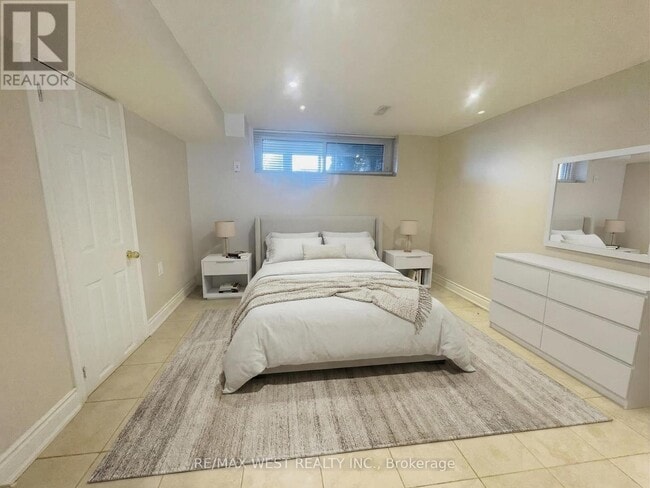 Building Photo - 25 Coronado Ct