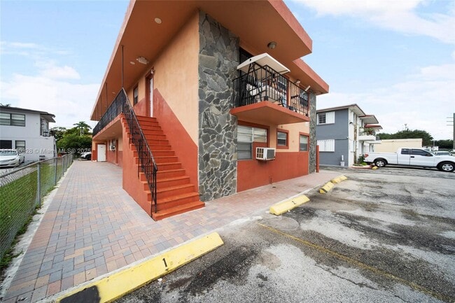 Foto del edificio - 40 W 4th St