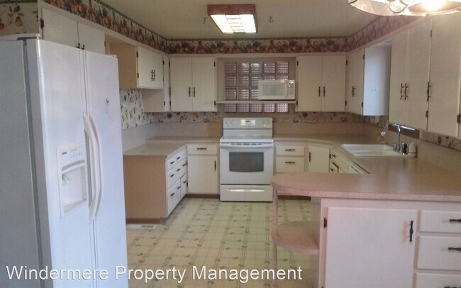 Building Photo - 2 br, 1 bath Apartment - 611 SW 6th