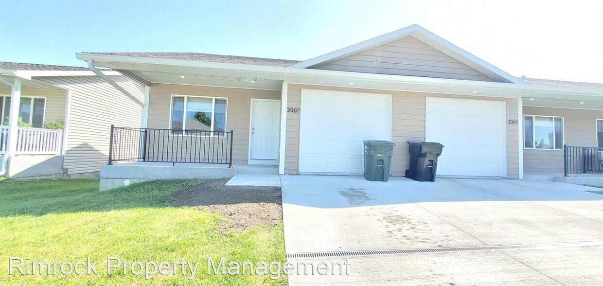 Primary Photo - 3 br, 2 bath House - 2007 Lake Hills Dr