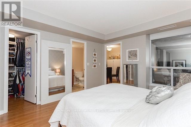 Building Photo - 76 Shuter St