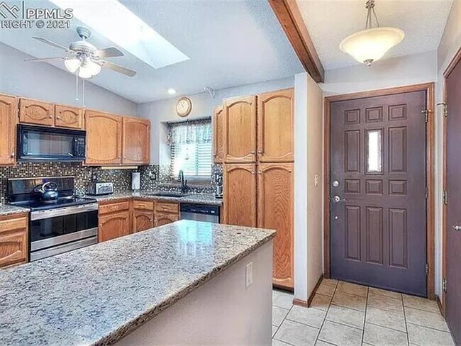 Building Photo - 3 bath home
