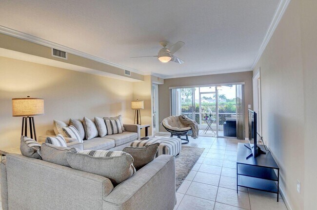 Building Photo - 12528 Crystal Pointe Dr