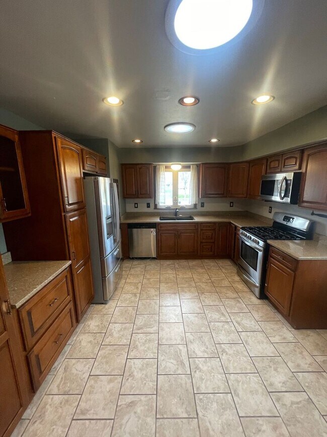 Foto del edificio - 3 Bedroom Single Family