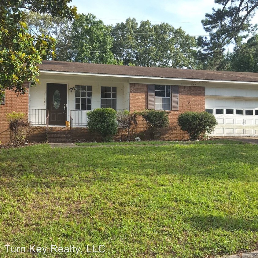 Primary Photo - 209 Glenvalley Ln NW