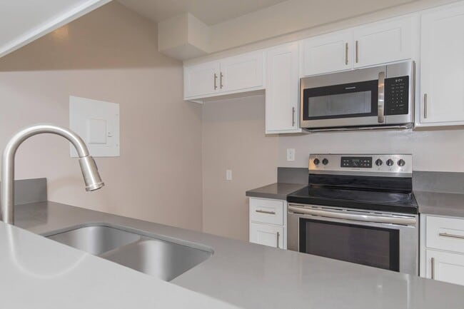 Building Photo - Wardlow Apartments