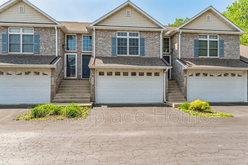 3925 S Pointe Dr, DeKalb, IL 60115 Townhome Rentals in DeKalb IL