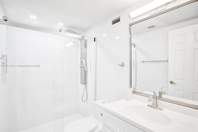 Foto del edificio - 2501 S Ocean Dr