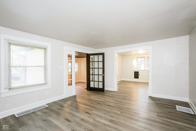 Building Photo - 935 N Gibson Ave