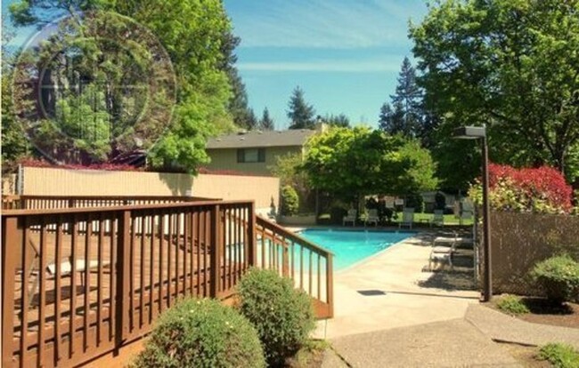 Building Photo - Lake Oswego!  No Deposit w/RHINO! Stylish ...