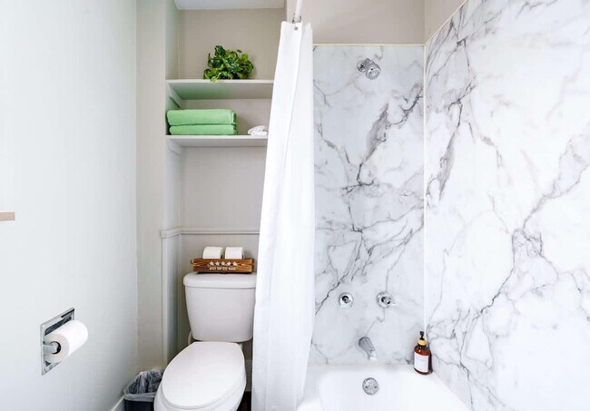 Building Photo - 605 Dennison Ave