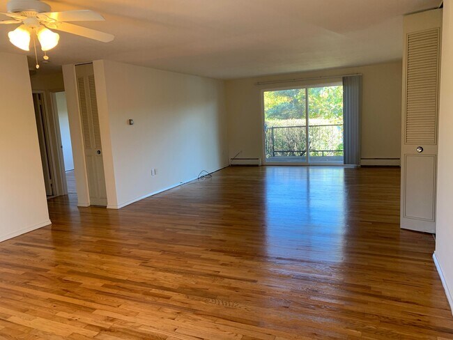 Foto del edificio - Lakeview 1 BR