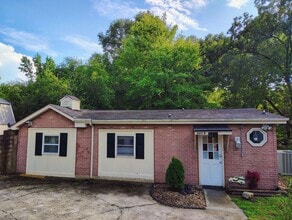 Building Photo - 980 Anderson Rd S