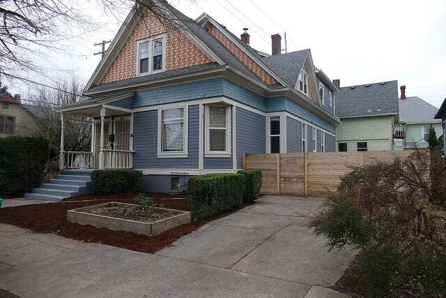 Primary Photo - 101 NE Graham St