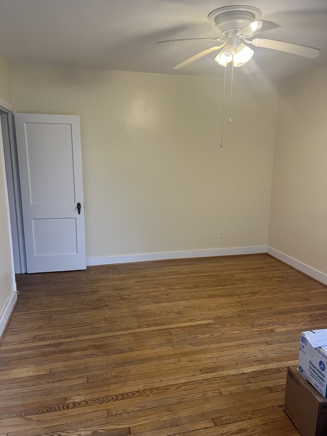 Livingroom - 513 17th St SE
