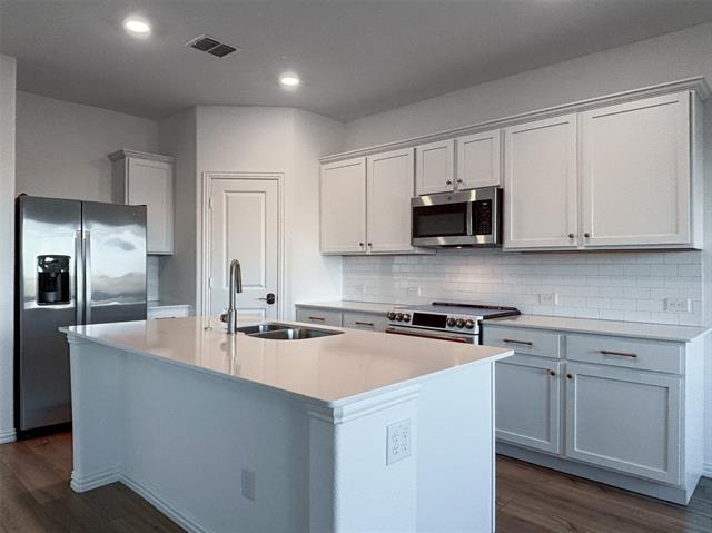 Foto del edificio - 9729 Wild Pr Wy